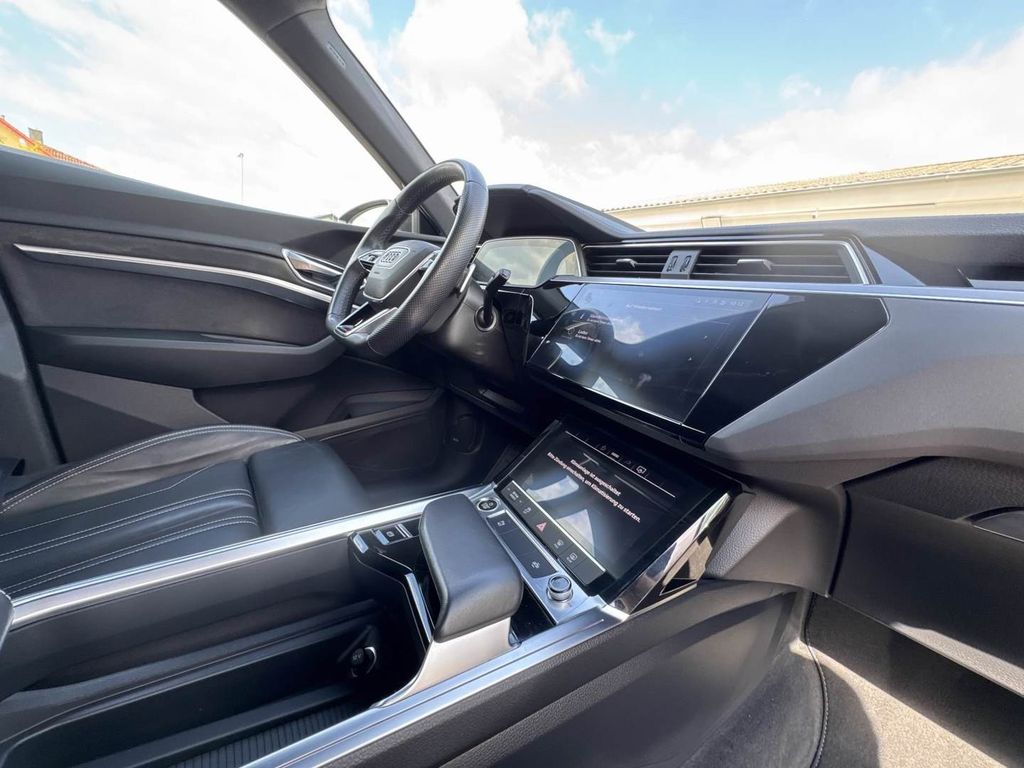 AUDI e-tron 55 quattro S-Line