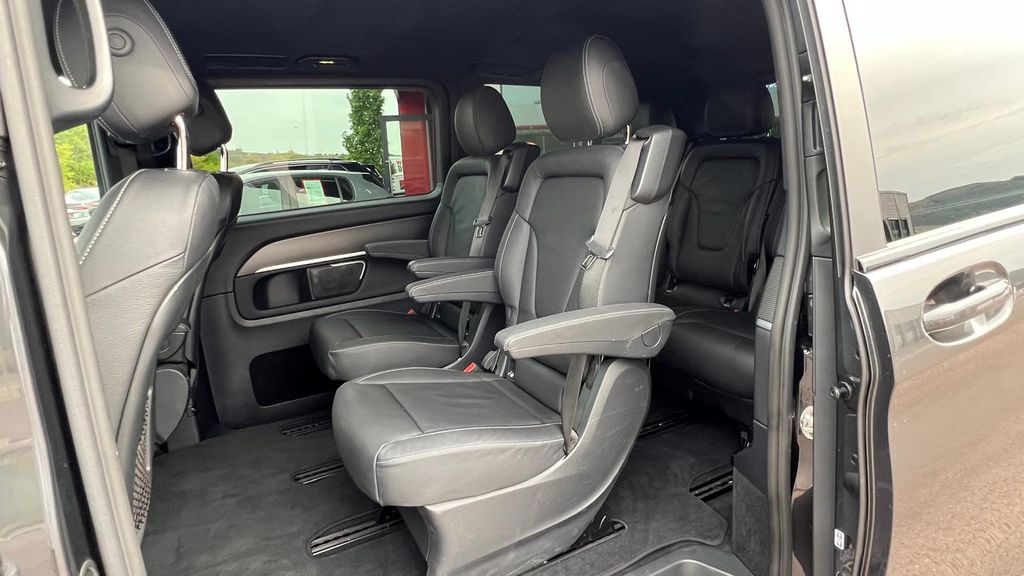 MERCEDES-BENZ V 300 Avantgarde lang Edition AMG+Night Paket+AH