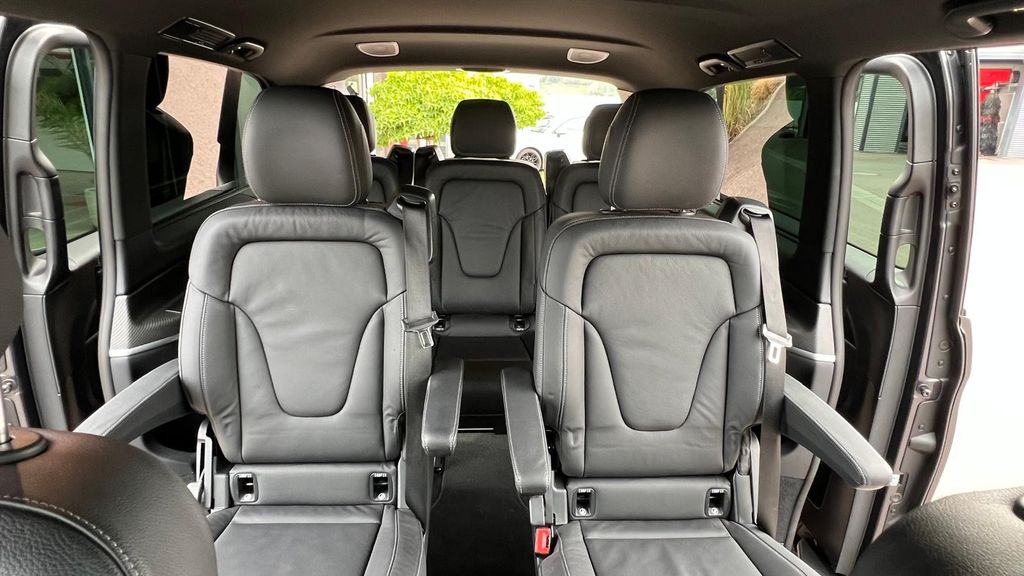 MERCEDES-BENZ V 300 Avantgarde lang Edition AMG+Night Paket+AH