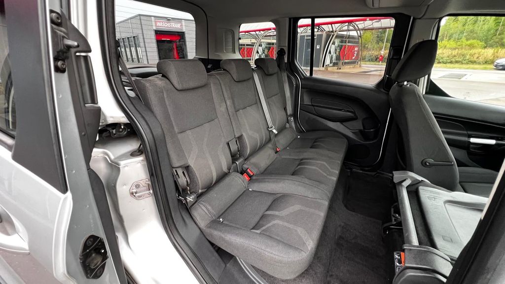 FORD Tourneo Connect 1.6 TDCI Trend **1. HAND**