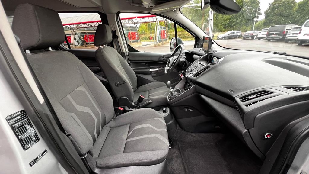 FORD Tourneo Connect 1.6 TDCI Trend **1. HAND**