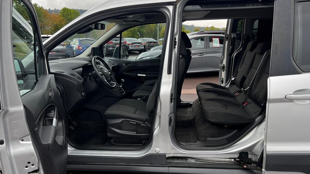FORD Tourneo Connect 1.6 TDCI Trend **1. HAND**