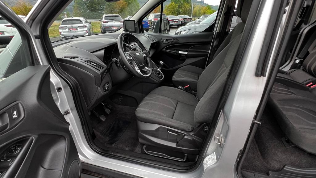 FORD Tourneo Connect 1.6 TDCI Trend **1. HAND**