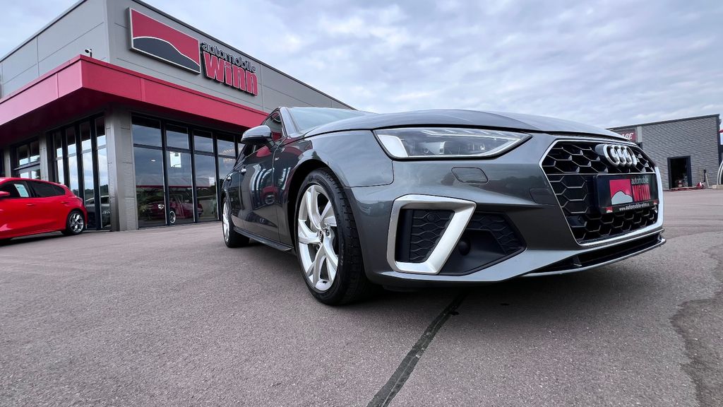 AUDI A4 Avant 40 TDI S line  **LED+KAMERA+ALCANTARA**