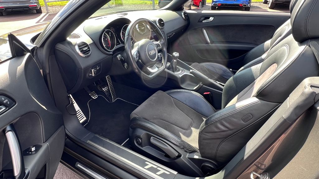 AUDI TT Coupe/Roadster 1.8 TFSI *BI-XENON+SITZHEIZUNG