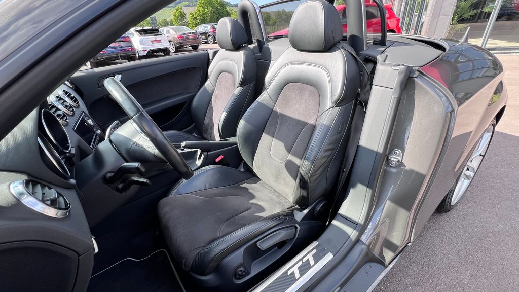 AUDI TT Coupe/Roadster 1.8 TFSI *BI-XENON+SITZHEIZUNG