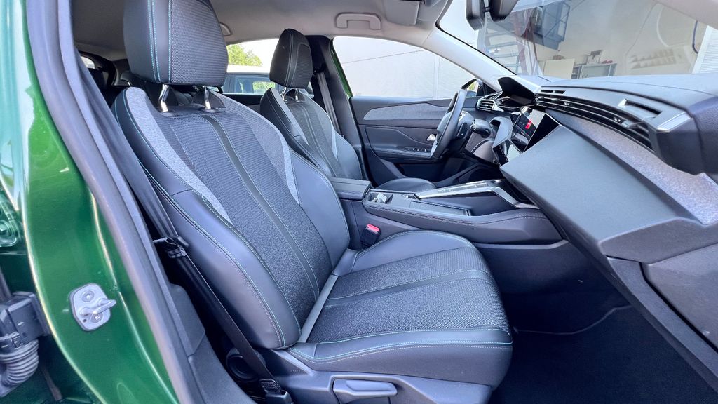 PEUGEOT 308 1.5 HDI Allure Pack **LED+360° Kamera+ACC**