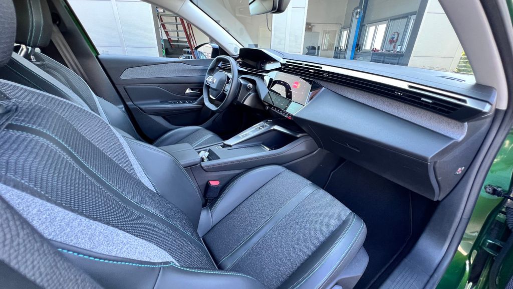PEUGEOT 308 1.5 HDI Allure Pack **LED+360° Kamera+ACC**