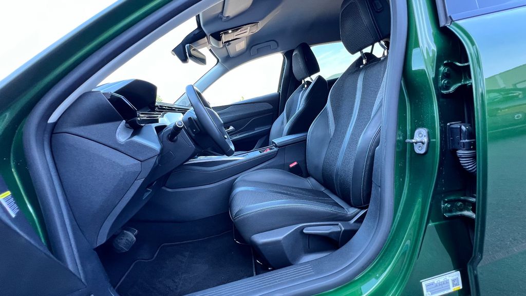 PEUGEOT 308 1.5 HDI Allure Pack **LED+360° Kamera+ACC**