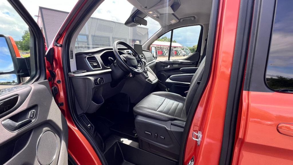 FORD Tourneo Custom 2.0 TDCI Titanium **VOLLAUSST.**
