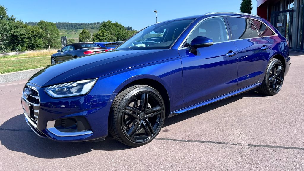 AUDI A4 Avant 40 TFSI advanced  ***AHK+LED+19" Alu***