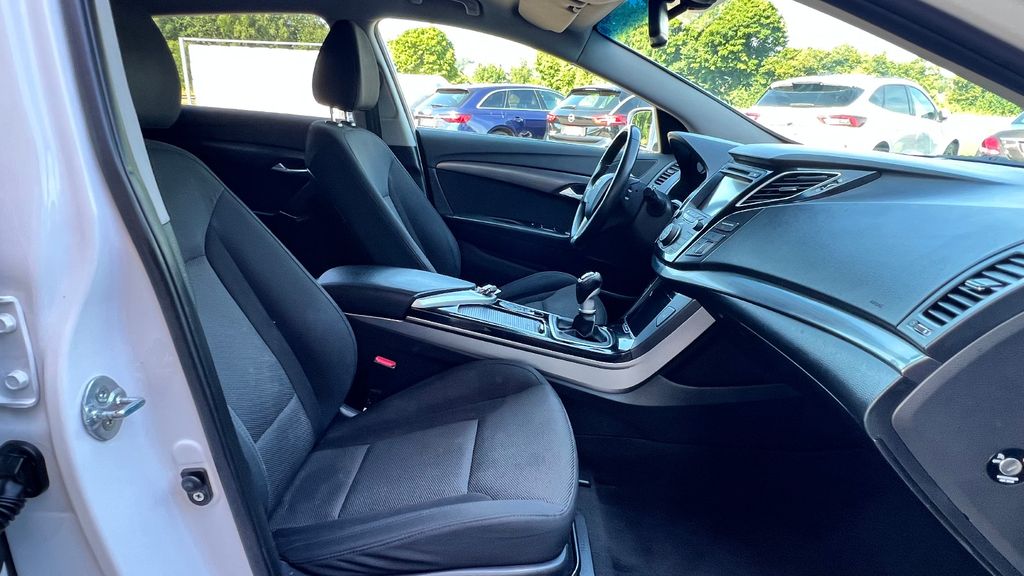 HYUNDAI i40 1.7 CRDi  cw 5 Star Editon *TÜV NEU*