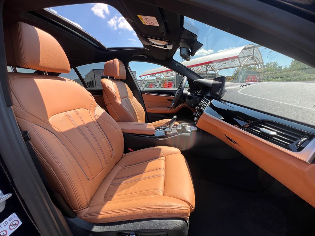 BMW 530 e xDrive    *** Vollausstattung***