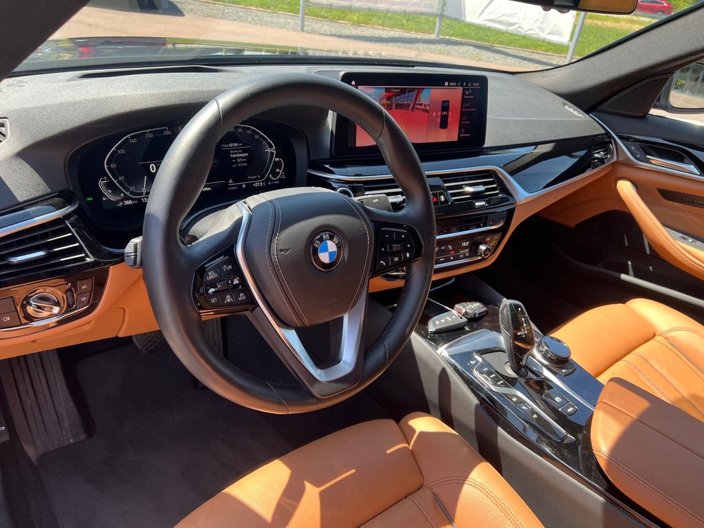 BMW 530 e xDrive    *** Vollausstattung***
