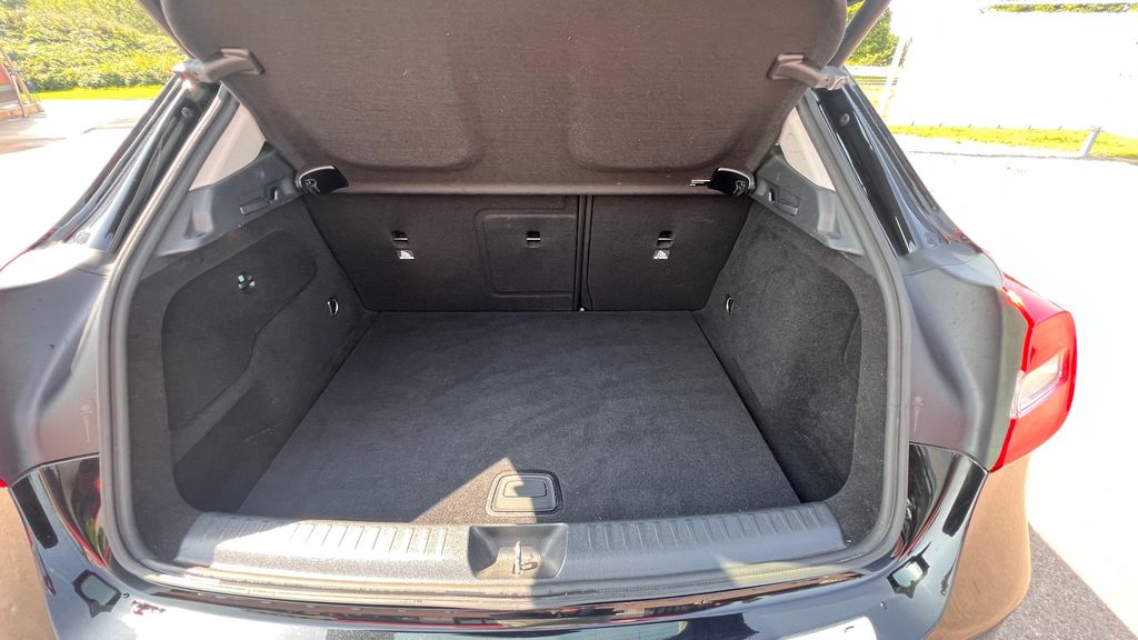 MERCEDES-BENZ GLA 200 **1.HAND + Scheckheft gepflegt**