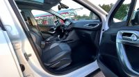 PEUGEOT 2008 1.2 Allure *Klimaautomatik+Panoramadach+PP*