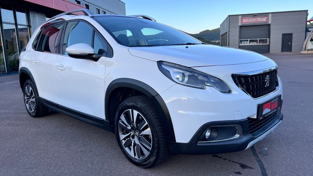 PEUGEOT 2008 1.2 Allure *Klimaautomatik+Panoramadach+PP*