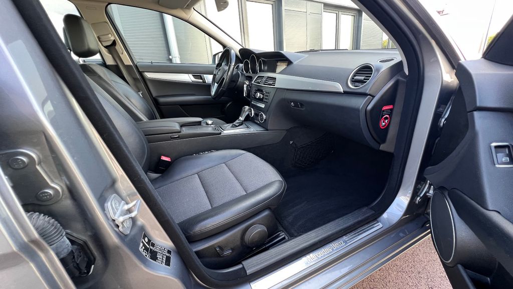 MERCEDES-BENZ C 200 Avantgarte Automatik  *2 Ergo Sportsitze*