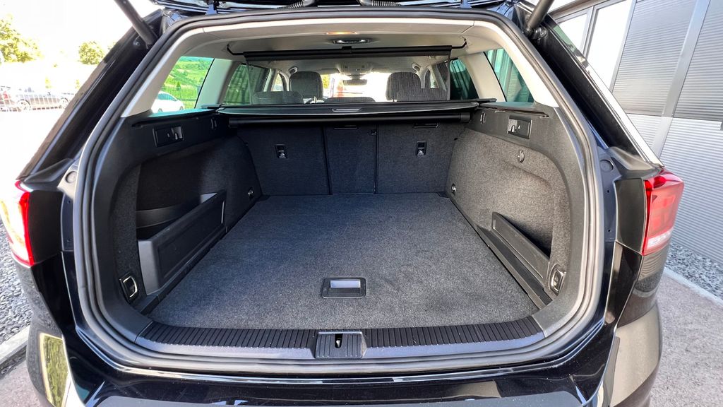 VW Passat Variant 2.0 TSI DSG Business *STANDHEIZ.*