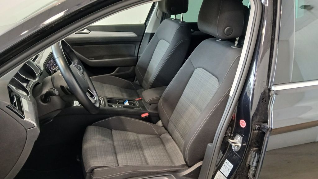 VW Passat Variant 2.0 TSI DSG Business *STANDHEIZ.*