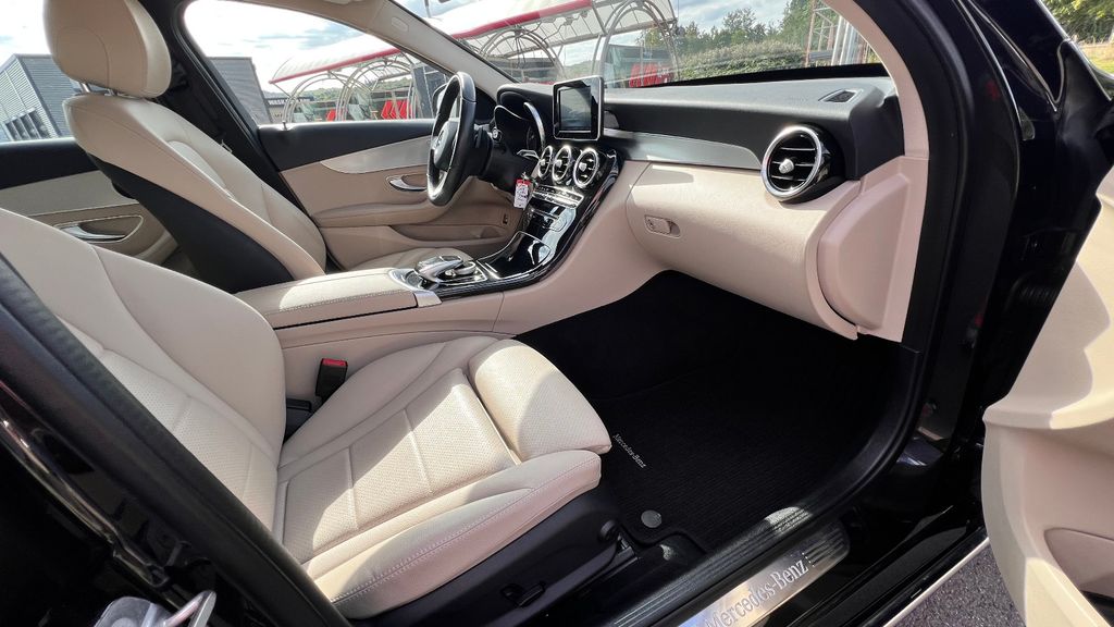 MERCEDES-BENZ C 180 T-Modell Avantgarde ***AHK+LEDER***
