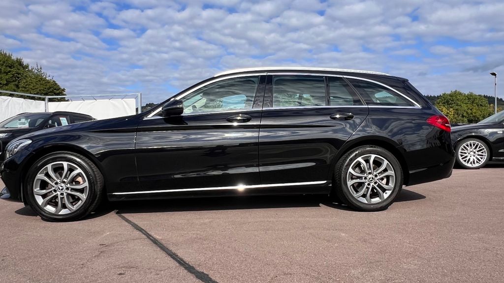 MERCEDES-BENZ C 180 T-Modell Avantgarde ***AHK+LEDER***