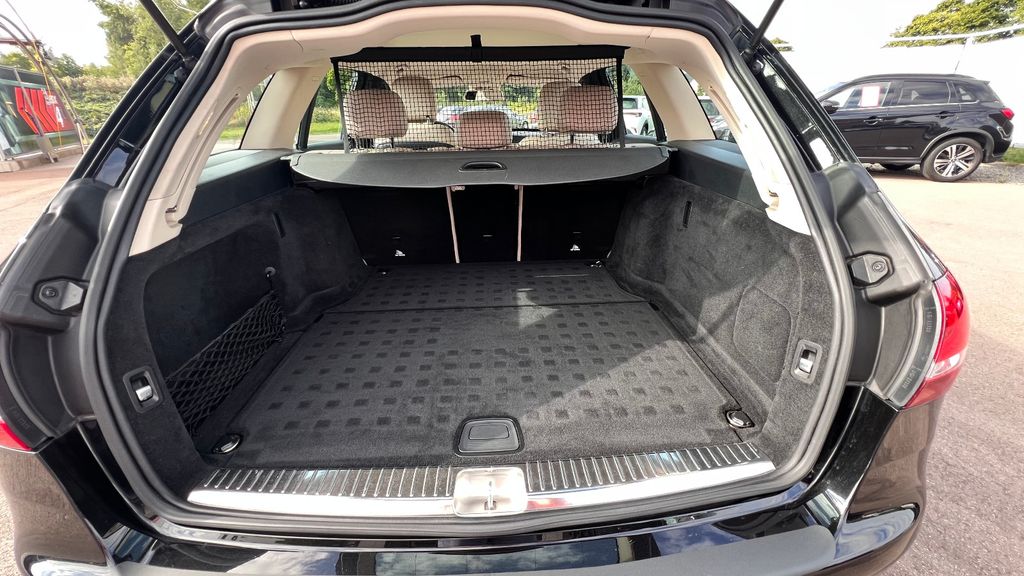 MERCEDES-BENZ C 180 T-Modell Avantgarde ***AHK+LEDER***