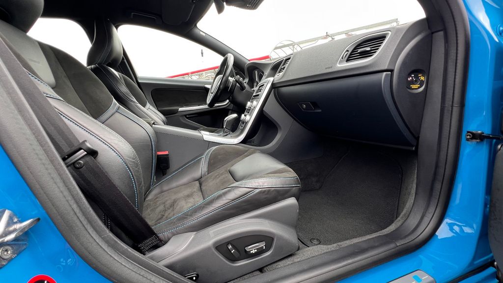 VOLVO V60 Kombi Polestar AWD Automatik  **CAYAN BLUE**