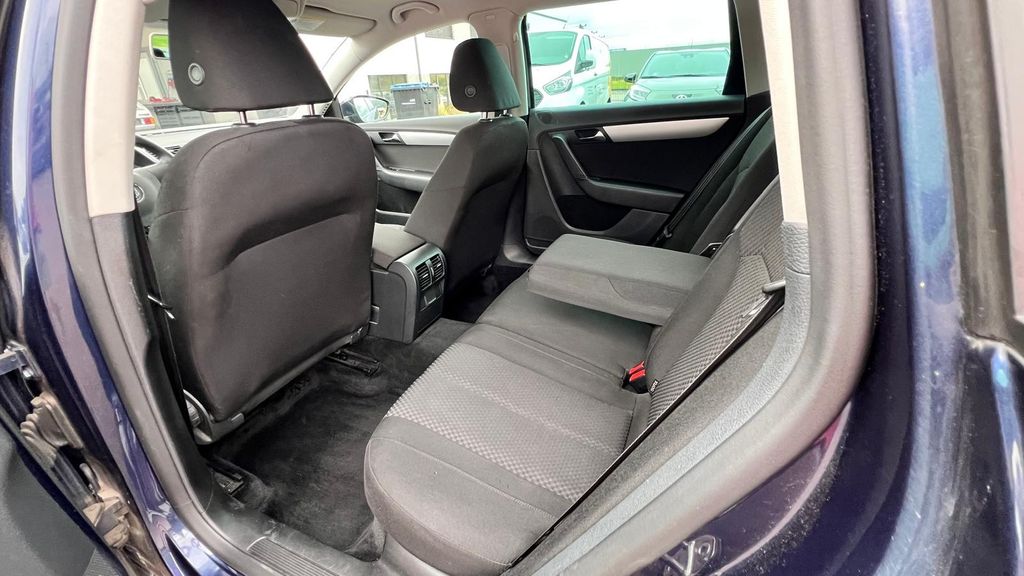 VW Passat Variant 1.6 TDI Trendline *Tempomat+Navi*