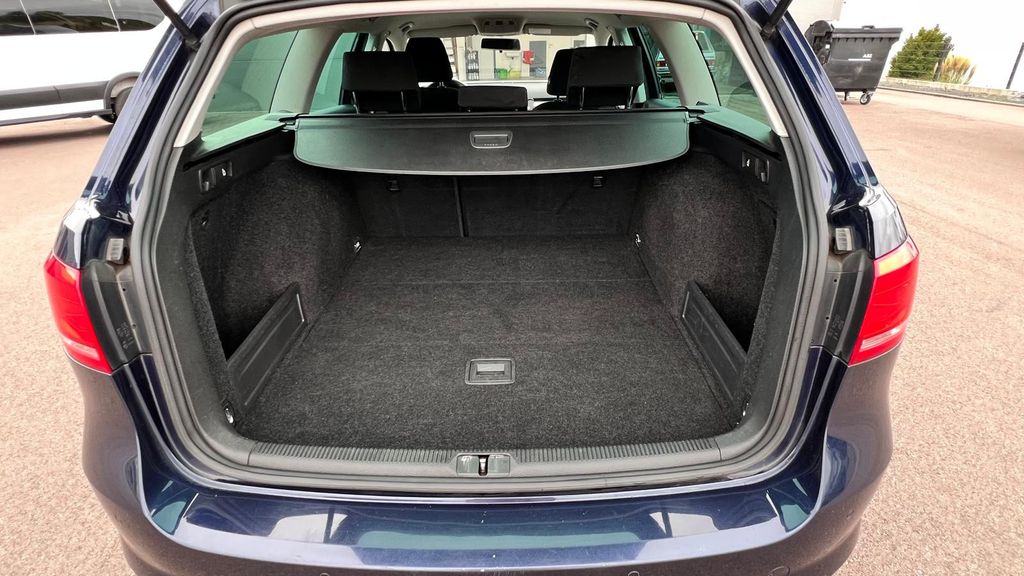 VW Passat Variant 1.6 TDI Trendline *Tempomat+Navi*