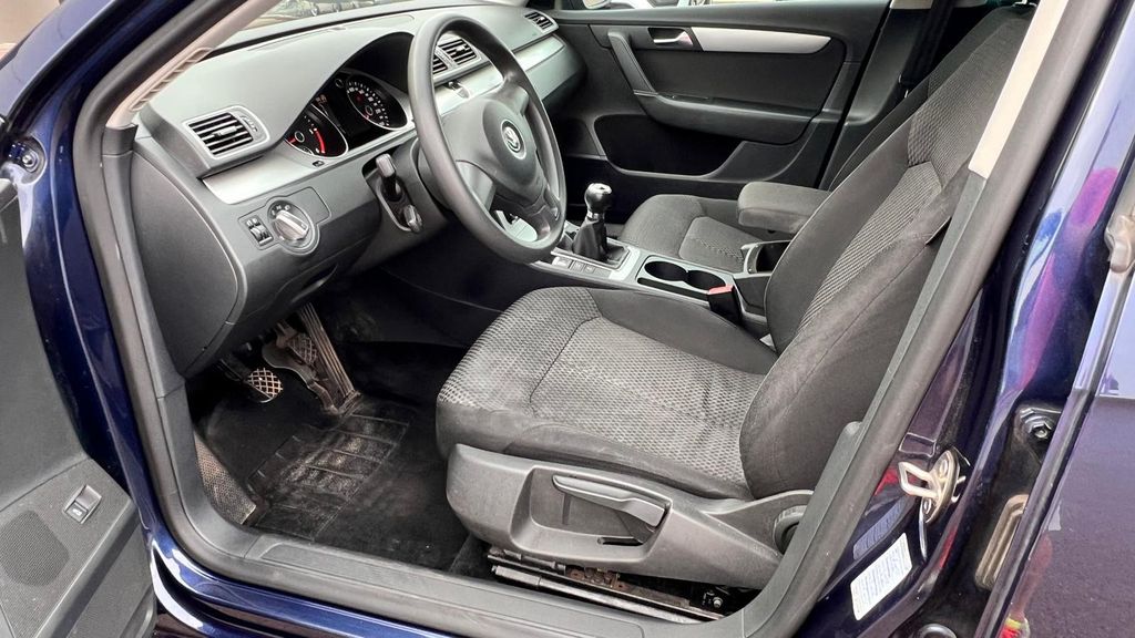 VW Passat Variant 1.6 TDI Trendline *Tempomat+Navi*