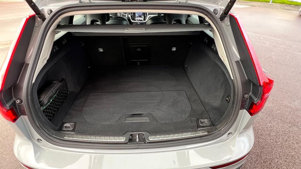 VOLVO V60 Kombi Core