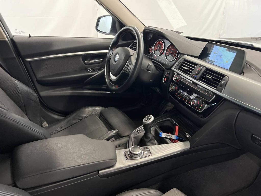BMW 318i Touring Sport Line Shadow