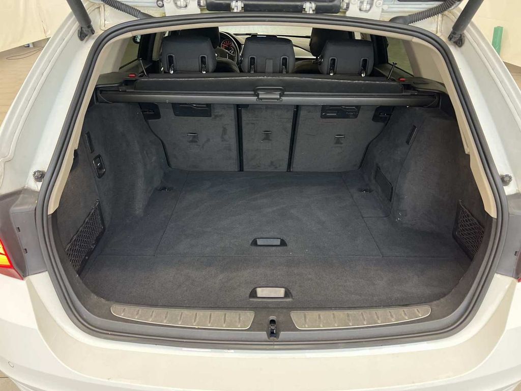 BMW 318i Touring Sport Line Shadow