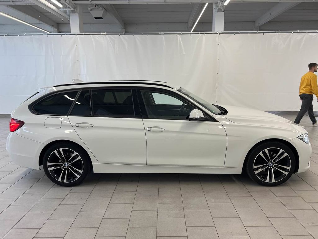 BMW 318i Touring Sport Line Shadow