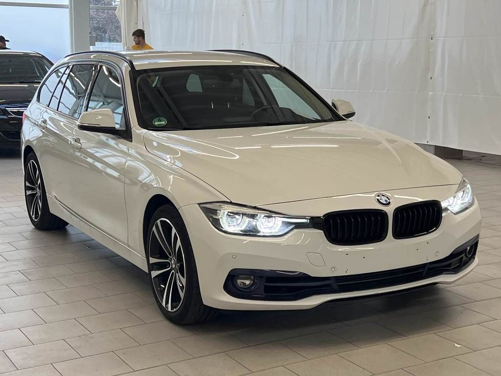 BMW 318i Touring Sport Line Shadow