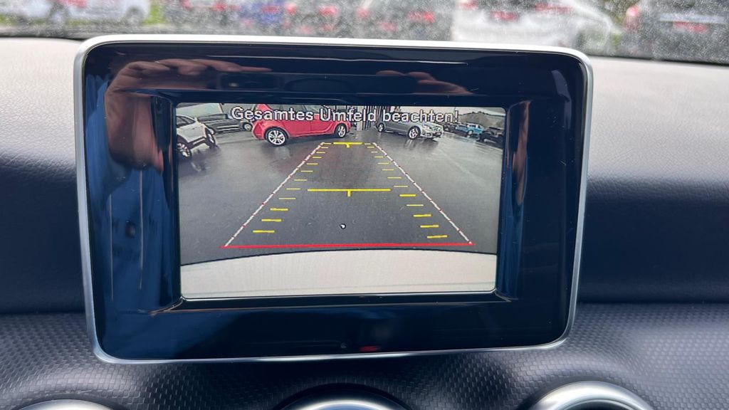 MERCEDES-BENZ A 200 AMG-Line **PANODACH+Bi-Xenon+Memory-Sitz**