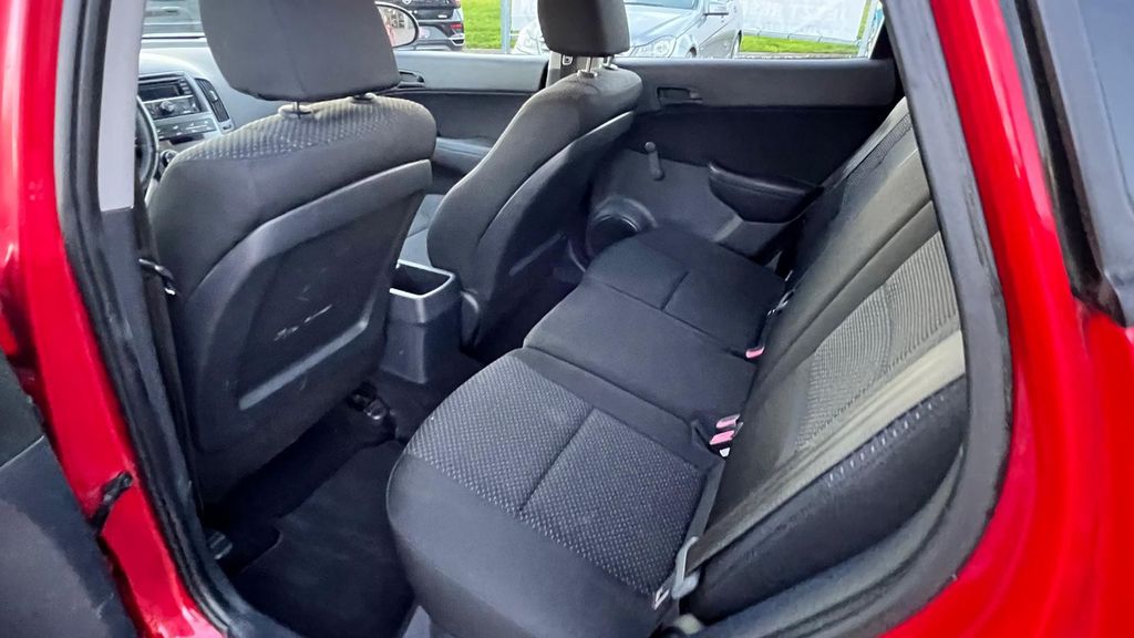 HYUNDAI i30 Edition+ ***gepflegter Zustand + TÜV NEU***