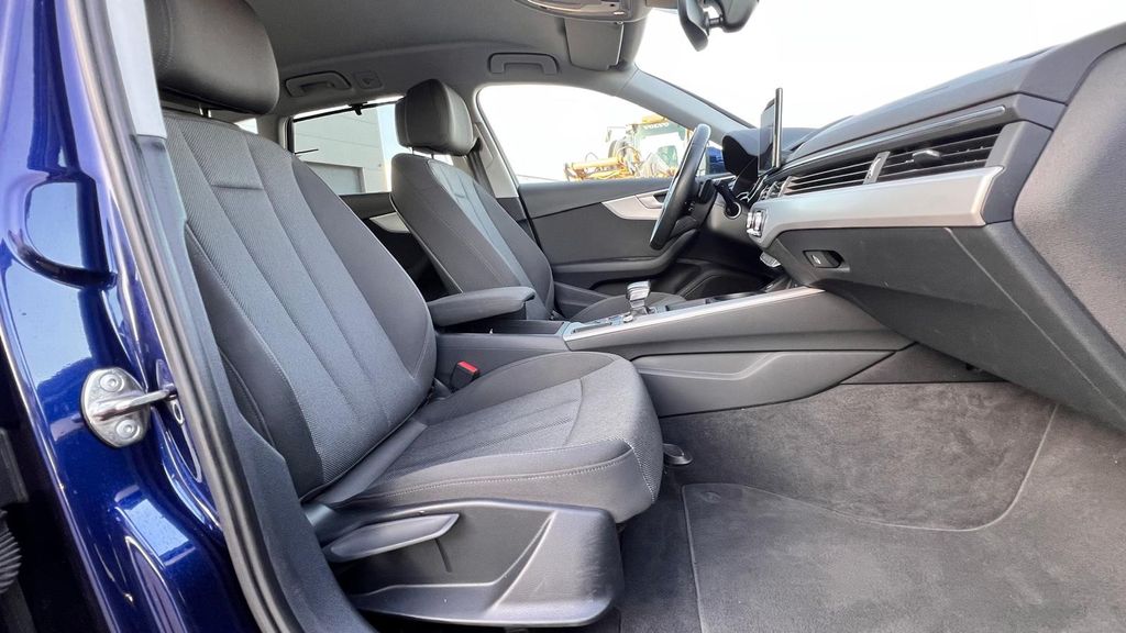 AUDI A4 Avant 30 TDI **AHK+NAVI+LED+Kamera+Sitzheiz**