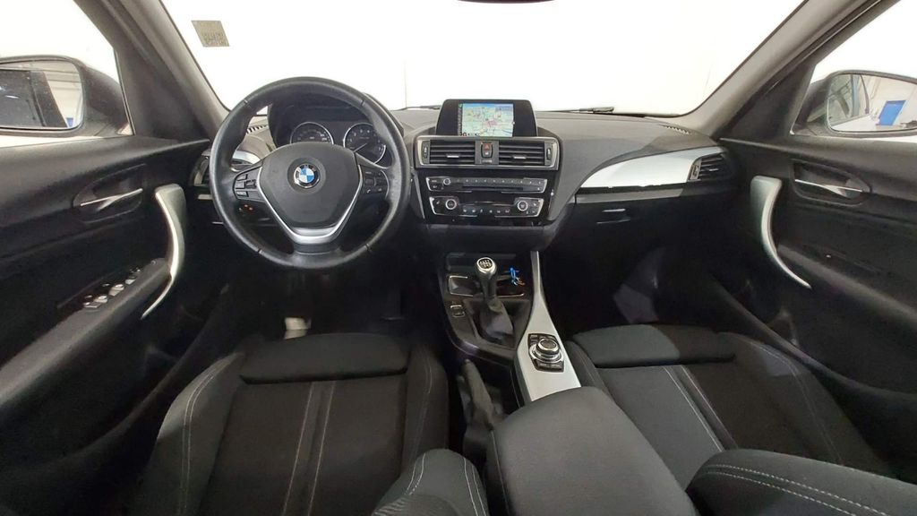 BMW 116 i Sport Line  *LED-Scheinwerfer+Sitzheizung*