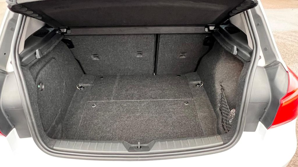 BMW 116 i Sport Line  *LED-Scheinwerfer+Sitzheizung*