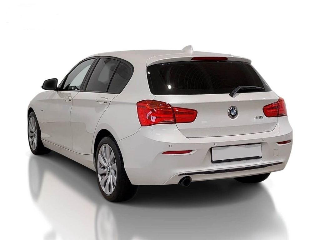BMW 116 i Sport Line  *LED-Scheinwerfer+Sitzheizung*