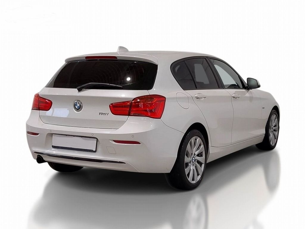 BMW 116 i Sport Line  *LED-Scheinwerfer+Sitzheizung*