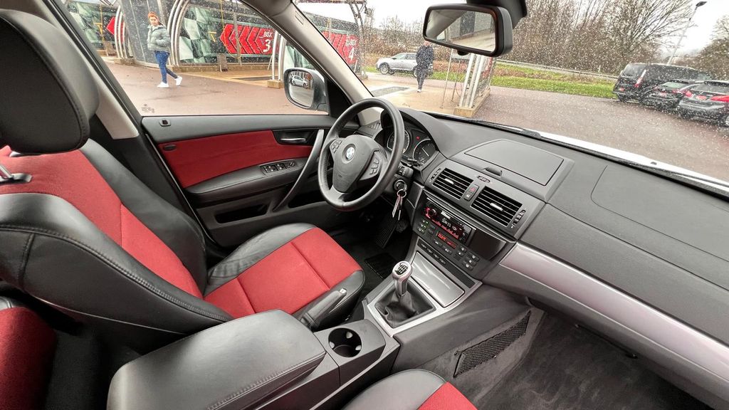 BMW X3 xDrive 18d Edition Lifestyle **AHK+Tempomat**