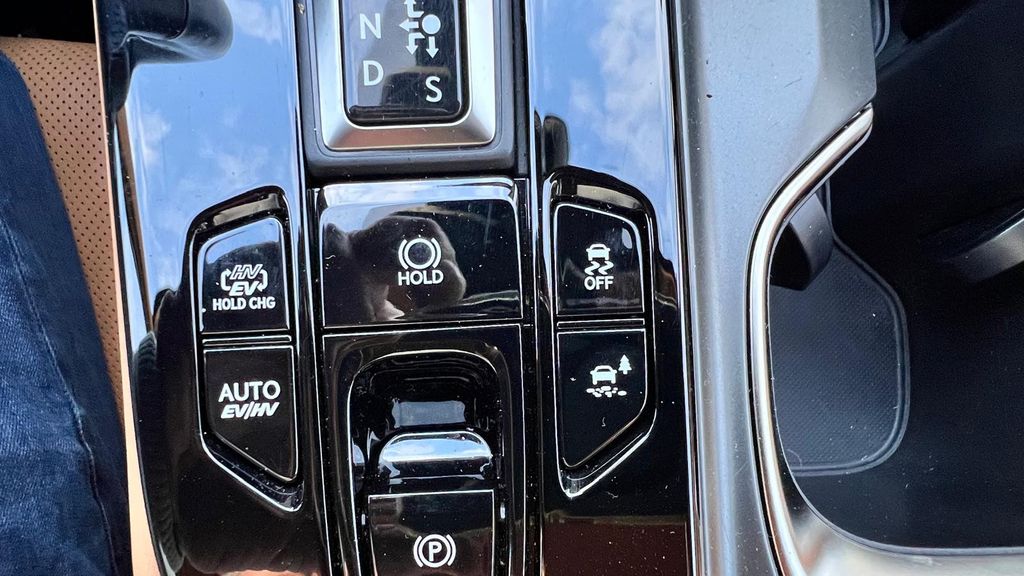 LEXUS NX 450h+ Luxury AWD