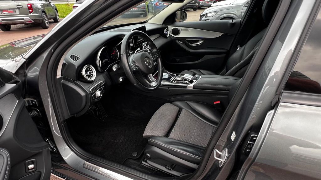 MERCEDES-BENZ C 200 Limousine AMG-Line 18"