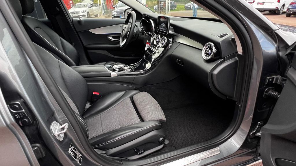 MERCEDES-BENZ C 200 Limousine AMG-Line 18"