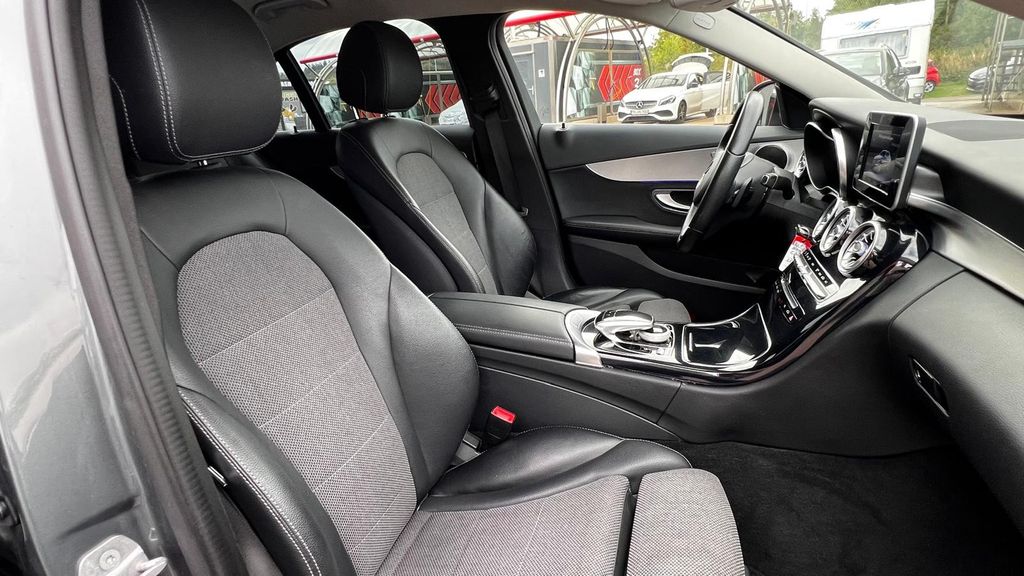 MERCEDES-BENZ C 200 Limousine AMG-Line 18"