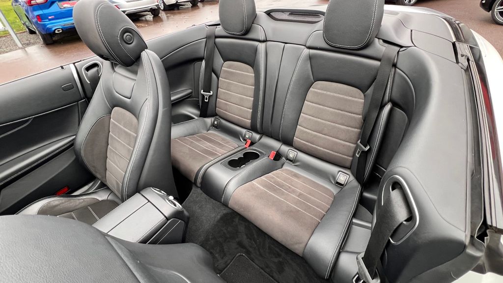 MERCEDES-BENZ C 180 Cabrio *AMG-Line + Airscarf + 19" Alu*