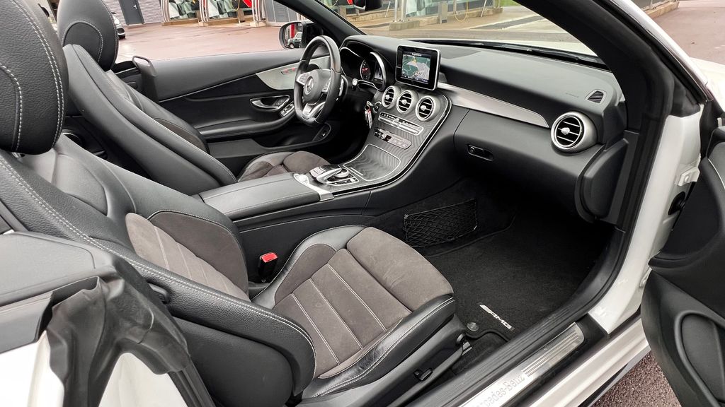 MERCEDES-BENZ C 180 Cabrio *AMG-Line + Airscarf + 19" Alu*